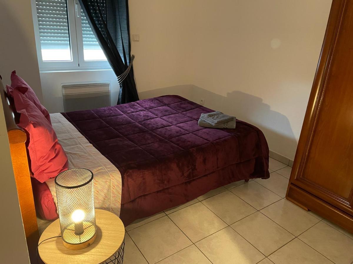 Chez Nous -Parking Gratuit Et Wifi A Vierzon Apartment Exterior photo