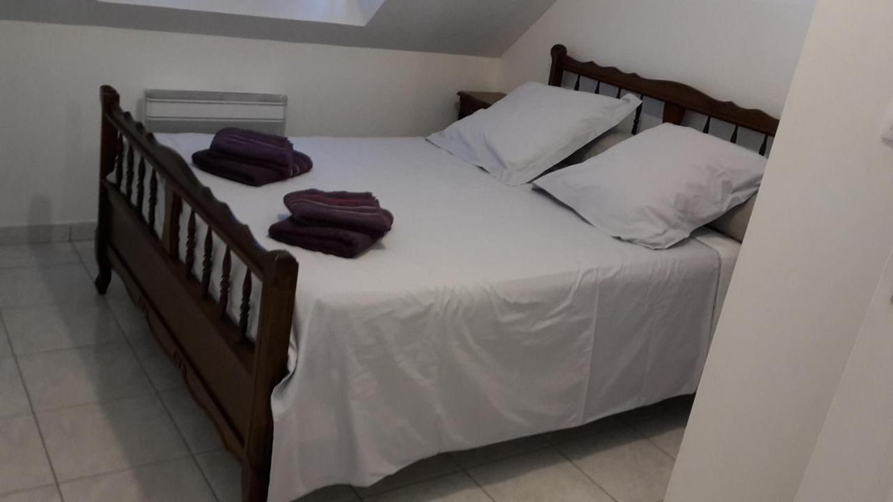 Chez Nous -Parking Gratuit Et Wifi A Vierzon Apartment Exterior photo