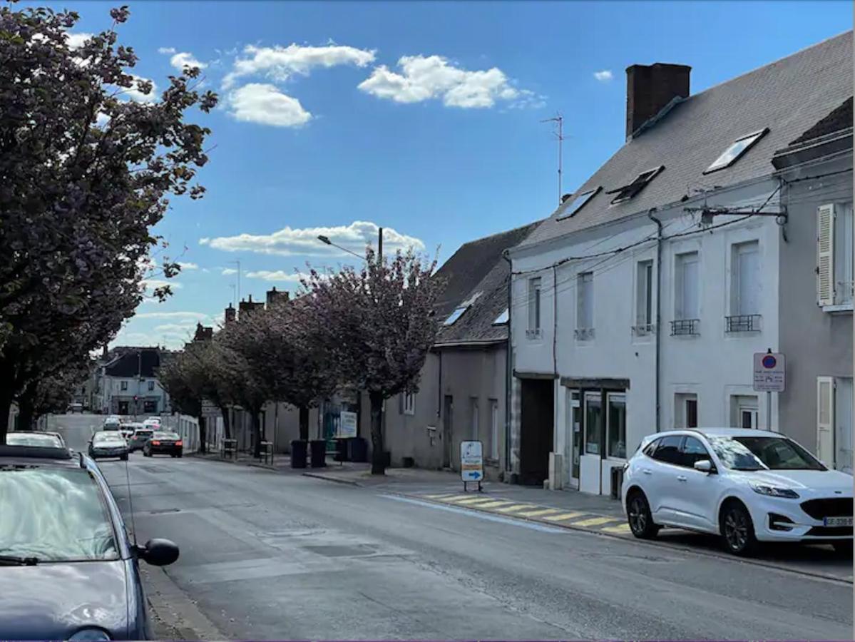 Chez Nous -Parking Gratuit Et Wifi A Vierzon Apartment Exterior photo