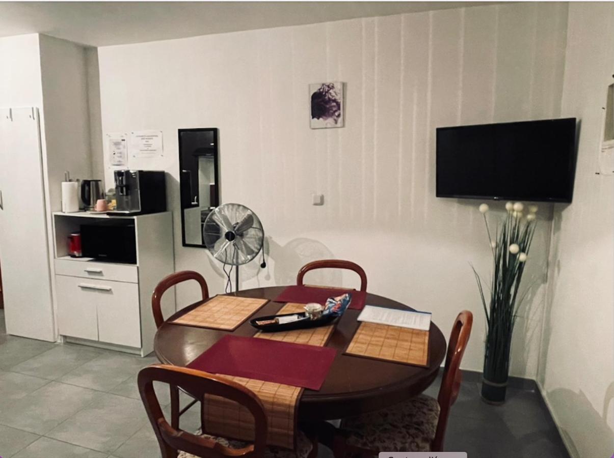Chez Nous -Parking Gratuit Et Wifi A Vierzon Apartment Exterior photo